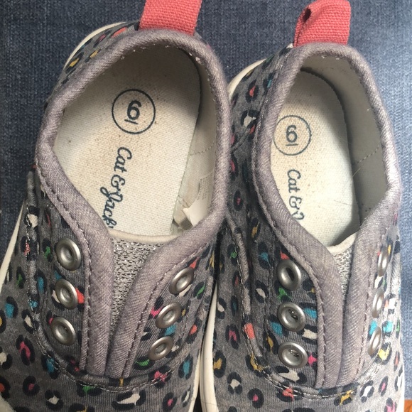 Cat and Jack size 6 leopard print sneakers - Picture 3 of 4